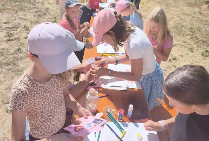 1. Kindergruppenstunde im Pfarrgarten Pleystein